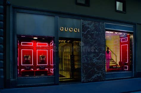 fabbrica gucci toscana|negozio gucci firenze.